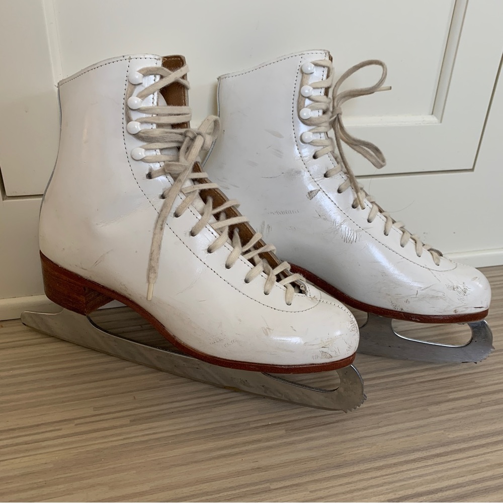 Riedell Figure Skates size 6, 320w, leather uppers, blades by Sheffield EUC